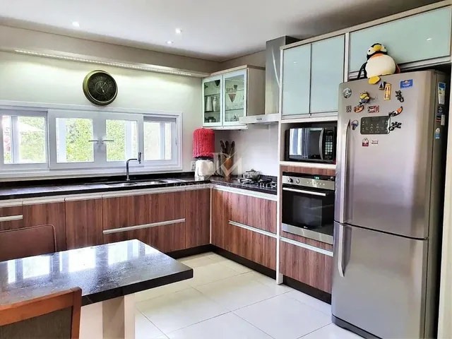 Imagem 8: Casa À Venda em Condomínio no Campeche, Florianópolis, com 4 Suítes e Lazer Completo
