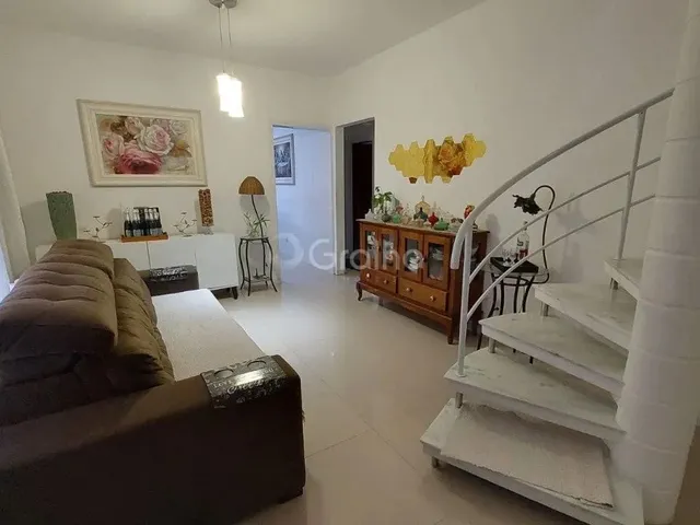 Imagem 2: Casa para Venda em Florianópolis, Carianos, 5 Dormitórios, 1 Suíte, 3 Banheiros, 4