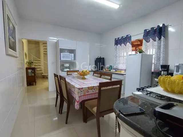Imagem 3: Casa para Venda em Florianópolis, Carianos, 5 Dormitórios, 1 Suíte, 3 Banheiros, 4
