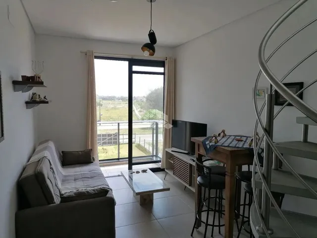 Imagem 7: Apartamento Duplex com 2 Dormitórios, 1 Suíte a 300 Metros da Praia do Campeche