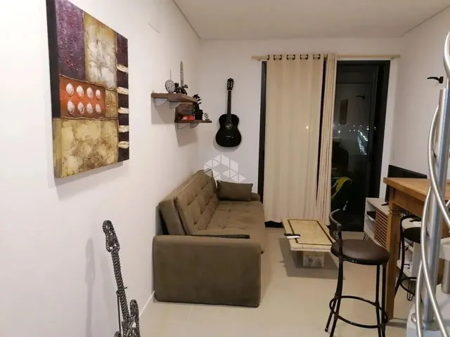 Imagem 3: Apartamento Duplex com 2 Dormitórios, 1 Suíte a 300 Metros da Praia do Campeche