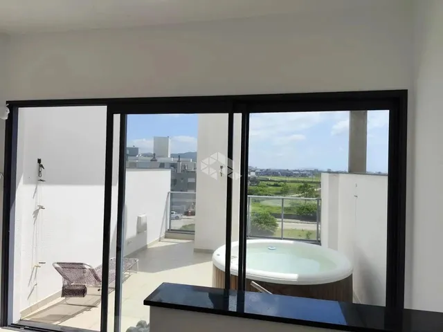 Imagem 11: Apartamento Duplex com 2 Dormitórios, 1 Suíte a 300 Metros da Praia do Campeche