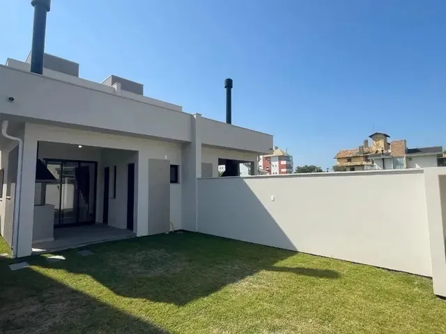 Imagem 2: Casa para Venda em Florianópolis, Pântano do Sul, 3 Dormitórios, 2 Suítes, 3