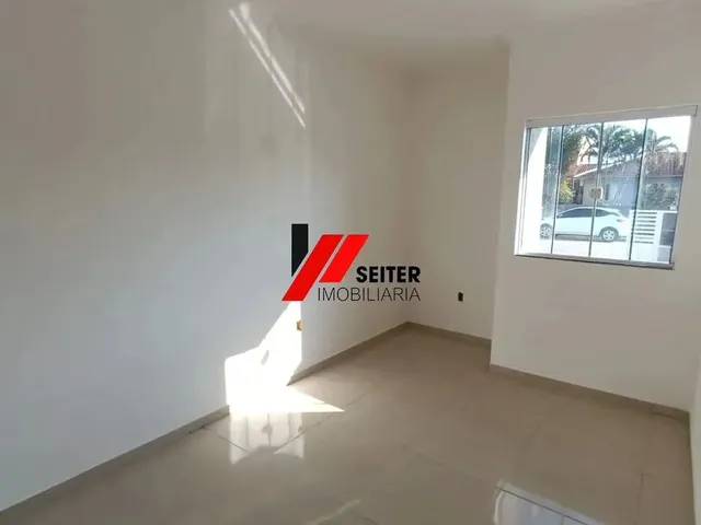 Imagem 2: Apartamento Térreo de 2 Dormitórios À Venda na Praia do Campeche em Florianópolis
