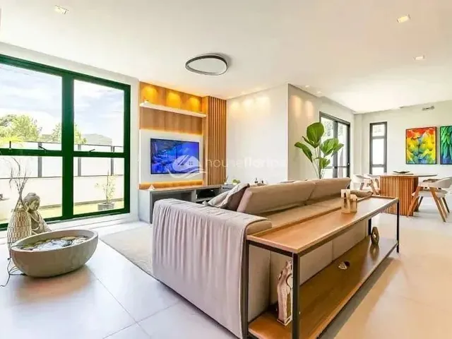 Imagem 1: Incrível Casa À Venda em Condomínio Fechado com 3 Dormitórios, com Móveis Planejados