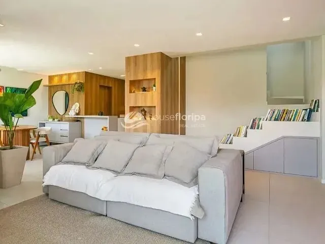 Imagem 5: Incrível Casa À Venda em Condomínio Fechado com 3 Dormitórios, com Móveis Planejados