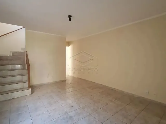 Imagem: A casa possui 3 Dormitórios, 1 Suíte, 3 Banheiros, 2