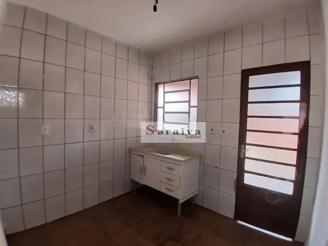Imagem 7: Casa com 2 Dormitórios para Alugar, 800 M² por R$ 1.000,00/Mês - Jardim Maria Rosaria