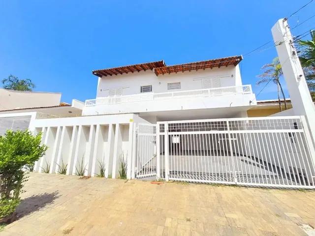 Imagem: Casa com Piscina e 4 Dormitórios para Locação