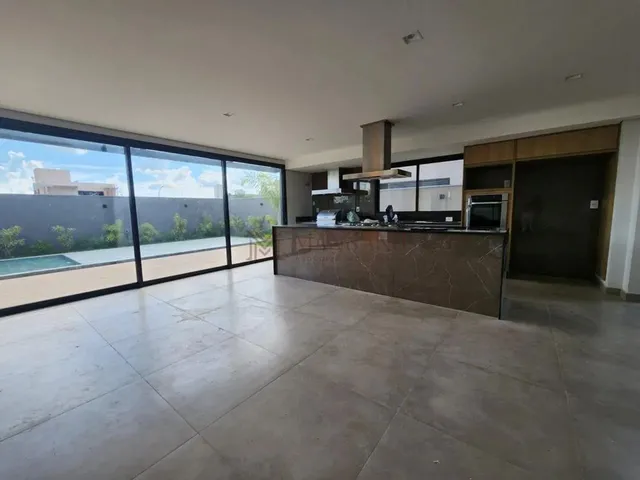 Imagem: Casa para Aluguel com 318M² e 4 Quartos