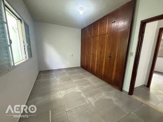 Imagem 2: Casa com 5 Dormitórios (3 Suítes) Jd. Marambá