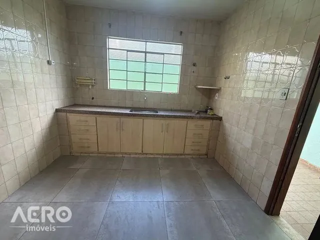 Imagem 16: Casa com 5 Dormitórios (3 Suítes) Jd. Marambá