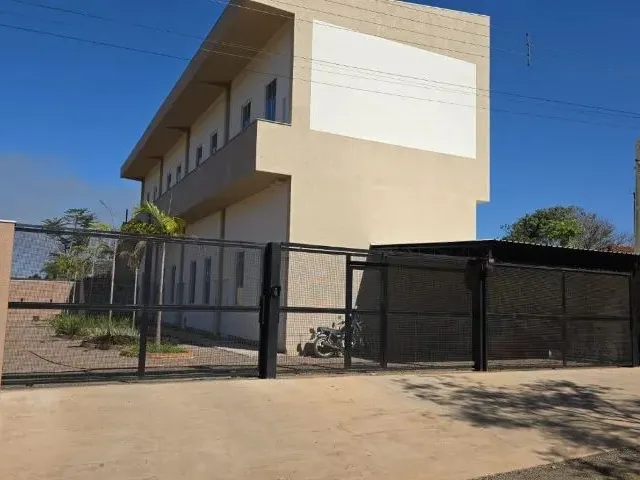 Imagem: O studio possui 1 Dormitório, 1 Banheiro, 1 Vaga na