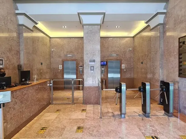 Imagem 16: Sala Comercial Reformada - Padrão Alto, com 247M², À Rua México, Nº 11