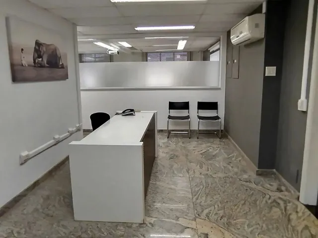 Imagem 7: Sala Comercial Reformada - Padrão Alto, com 247M², À Rua México, Nº 11