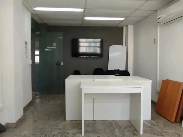 Imagem 14: Sala Comercial Reformada - Padrão Alto, com 247M², À Rua México, Nº 11