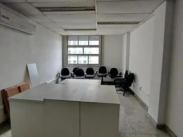 Imagem 4: Sala Comercial Reformada - Padrão Alto, com 247M², À Rua México, Nº 11