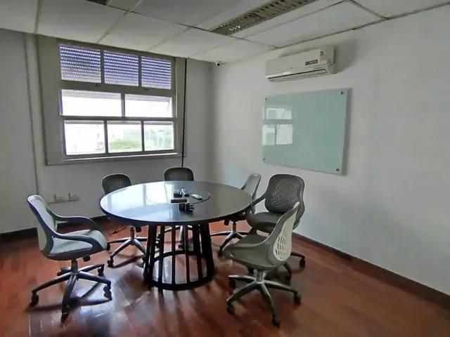 Imagem 10: Sala Comercial Reformada - Padrão Alto, com 247M², À Rua México, Nº 11