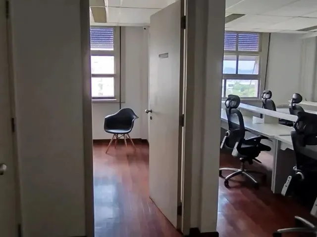 Imagem 8: Sala Comercial Reformada - Padrão Alto, com 247M², À Rua México, Nº 11