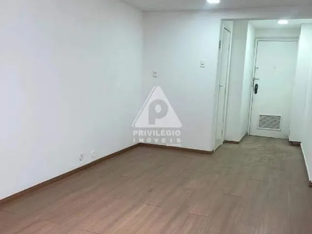 Imagem: Sala Comercial em Centro, Rj 25 M², Laminado