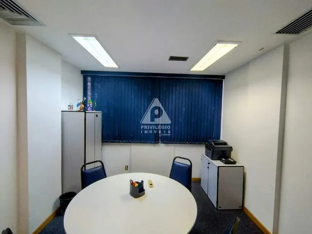 Imagem 1: Sala Comercial 38M² no Centro do Rio de Janeiro Mobiliada, 24H e Pronta para Uso