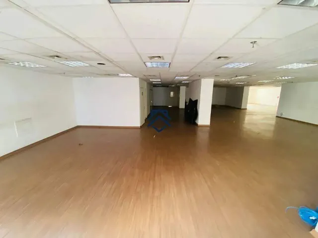 Imagem 5: Compre Sua Sala Comercial no Coração do Centro do Rio!