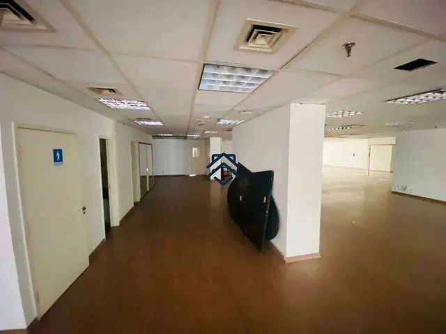 Imagem 2: Compre Sua Sala Comercial no Coração do Centro do Rio!