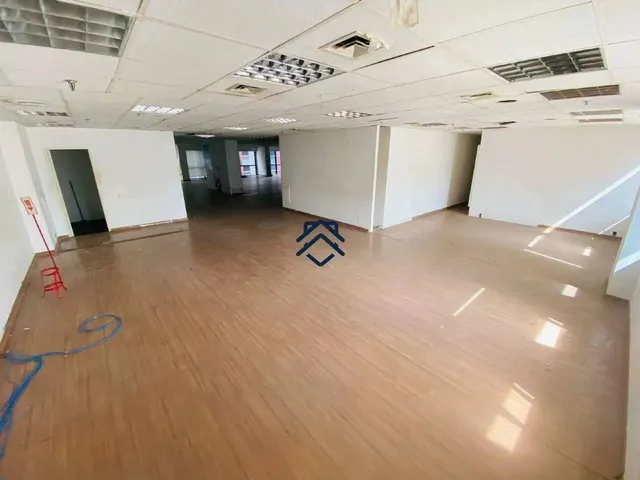 Imagem 11: Compre Sua Sala Comercial no Coração do Centro do Rio!