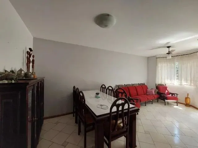Imagem 9: Aluga-Se! Sobrado para Locação na Região Nobre de Maringá - Excelente Localização