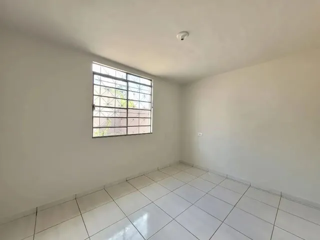 Imagem 3: Casa para Alugar em Maringá, Conjunto Habitacional Karina, com 3 Quartos, com 97.5 M²