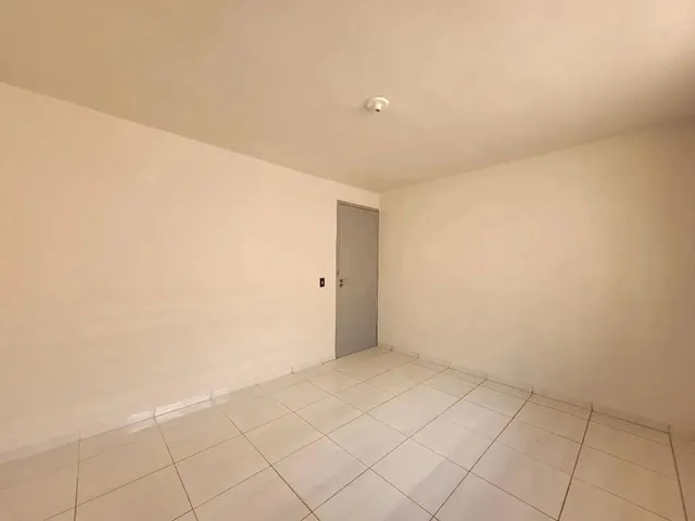 Imagem 8: Casa para Alugar em Maringá, Conjunto Habitacional Karina, com 3 Quartos, com 97.5 M²