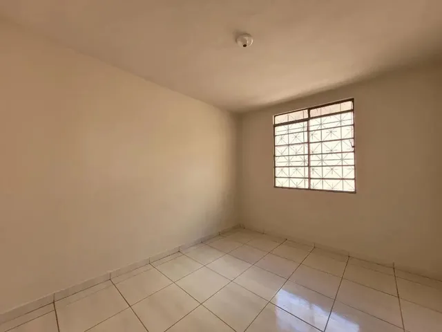Imagem 4: Casa para Alugar em Maringá, Conjunto Habitacional Karina, com 3 Quartos, com 97.5 M²