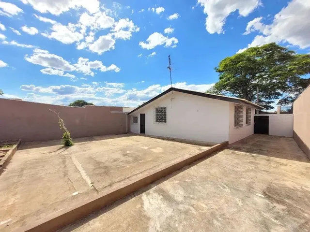 Imagem 5: Casa para Alugar em Maringá, Conjunto Habitacional Karina, com 3 Quartos, com 97.5 M²