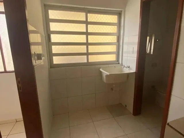 Imagem 13: Imóvel para Aluguel Tem 100 Metros Quadrados com 3 Quartos em Zona 01 - Maringá - Pr