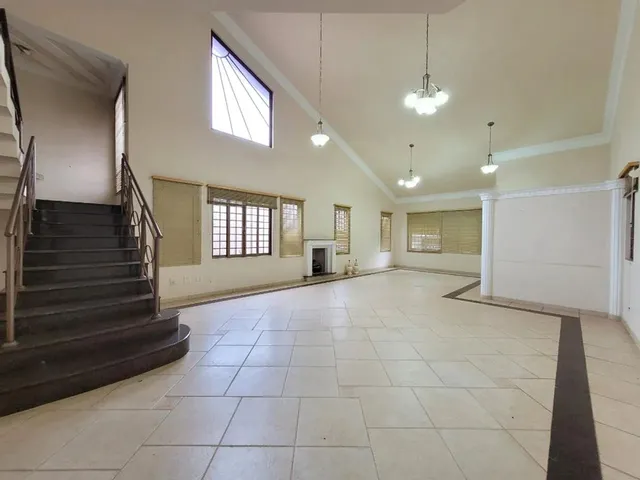 Imagem 3: Casa para Alugar em Maringá, Zona 04, com 4 Suítes, com 422.02 M²