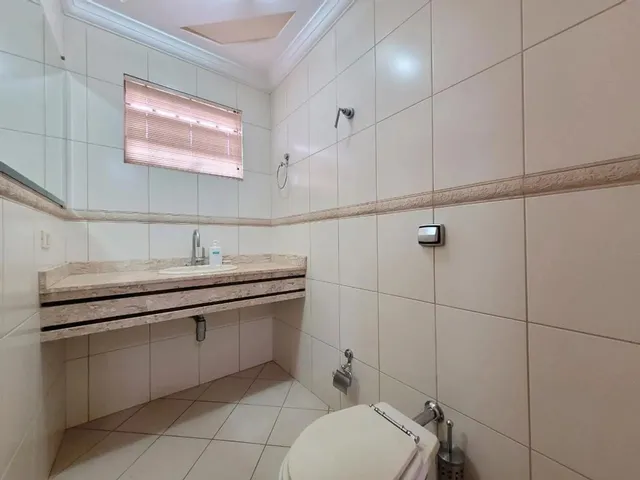 Imagem 12: Casa para Alugar em Maringá, Zona 04, com 4 Suítes, com 422.02 M²