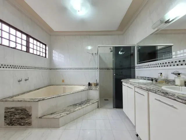 Imagem 2: Casa para Alugar em Maringá, Zona 04, com 4 Suítes, com 422.02 M²