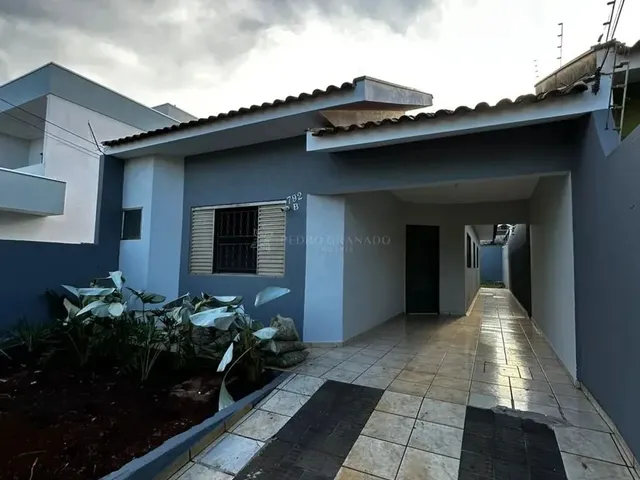 Imagem: Casa com Terreno Amplo Próxima À Avenida
