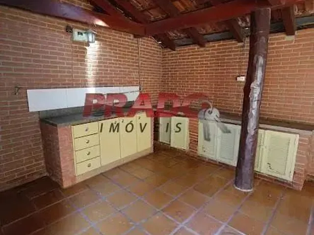 Imagem 10: Sobrado para Alugar em Maringá, Zona 05, com 4 Quartos, com 250 M²