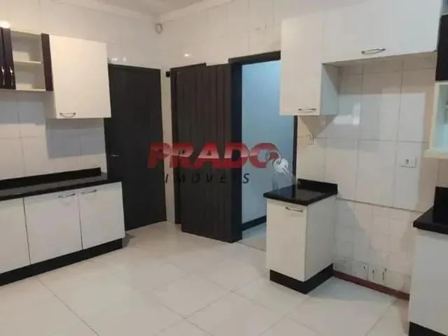 Imagem 15: Sobrado para Alugar em Maringá, Zona 05, com 4 Quartos, com 250 M²