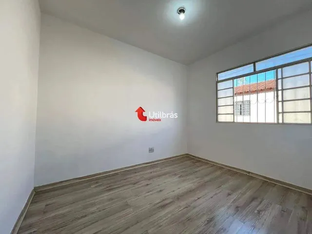 Imagem 2: Casa para Aluguel, 2 Quartos, 1 Vaga, Vila Clóris - Belo Horizonte/Mg