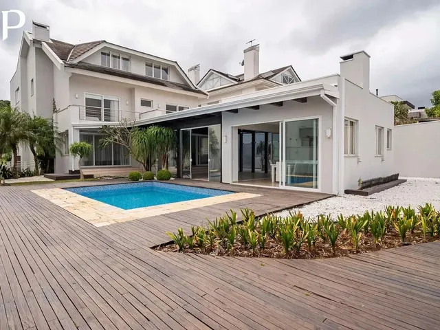 Imagem: Casa À Venda 4 Dorm, 4 Vagas e Piscina