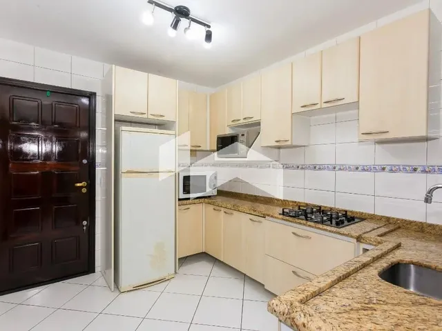 Imagem 16: Sobrado Triplex com Espaço Gourmet Completo e Teto Retrátil São Pedro