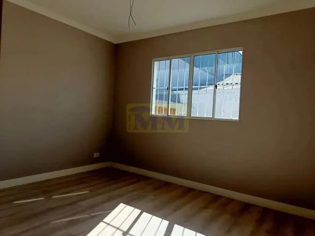 Imagem 4: Casa Térrea com 3 Quartos e Amplo Terreno em Pinhais!