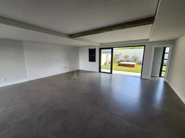 Imagem 14: Casa Nova em Cond 265 M2 Priv. 3 Suítes com Closets, 4 Vagas, Amplo Quintal com Spa No