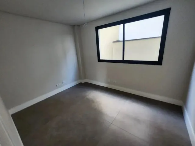 Imagem 9: Casa Nova em Cond 265 M2 Priv. 3 Suítes com Closets, 4 Vagas, Amplo Quintal com Spa No