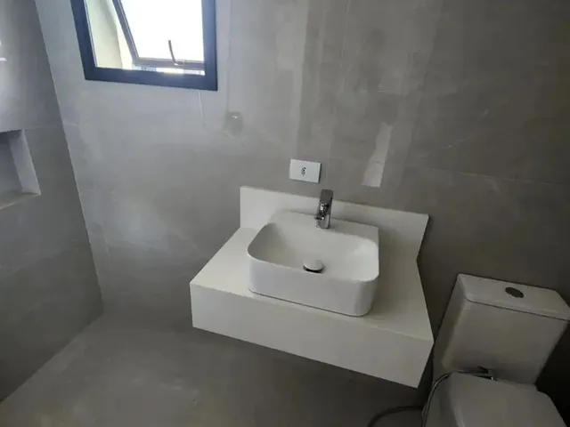 Imagem 6: Casa Nova em Cond 265 M2 Priv. 3 Suítes com Closets, 4 Vagas, Amplo Quintal com Spa No