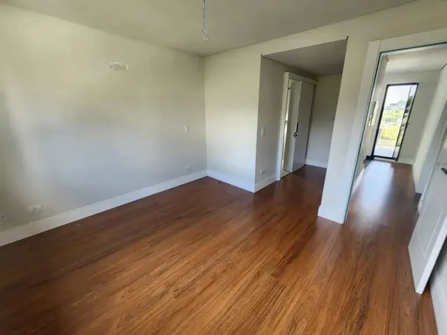 Imagem 5: Casa Nova em Cond 265 M2 Priv. 3 Suítes com Closets, 4 Vagas, Amplo Quintal com Spa No