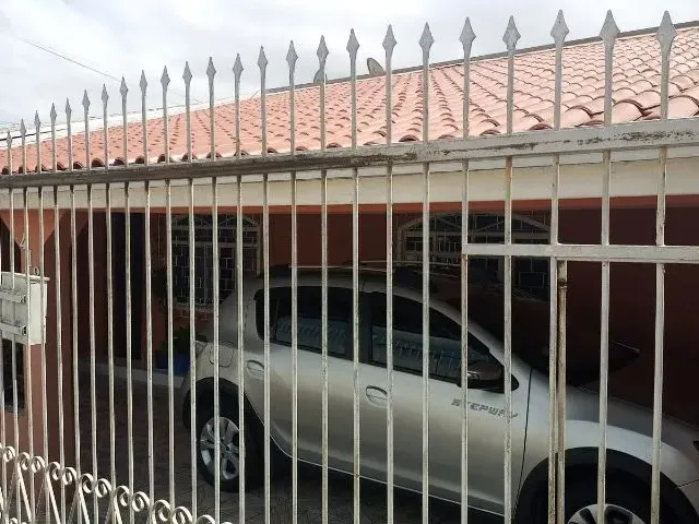 Imagem: Dono Vende Sjpinhais Guatupê. Ótima Casa