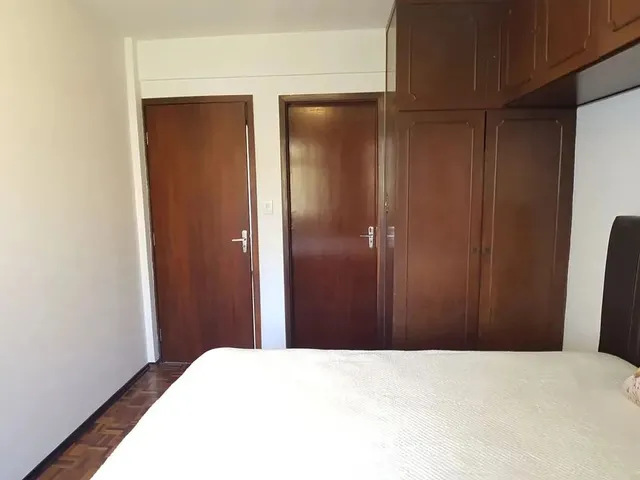 Imagem 2: Apartamento com 3 Dormitórios À Venda com 161M² no Bairro Centro - Curitiba / Pr